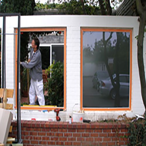 Tür und Fenstermontage